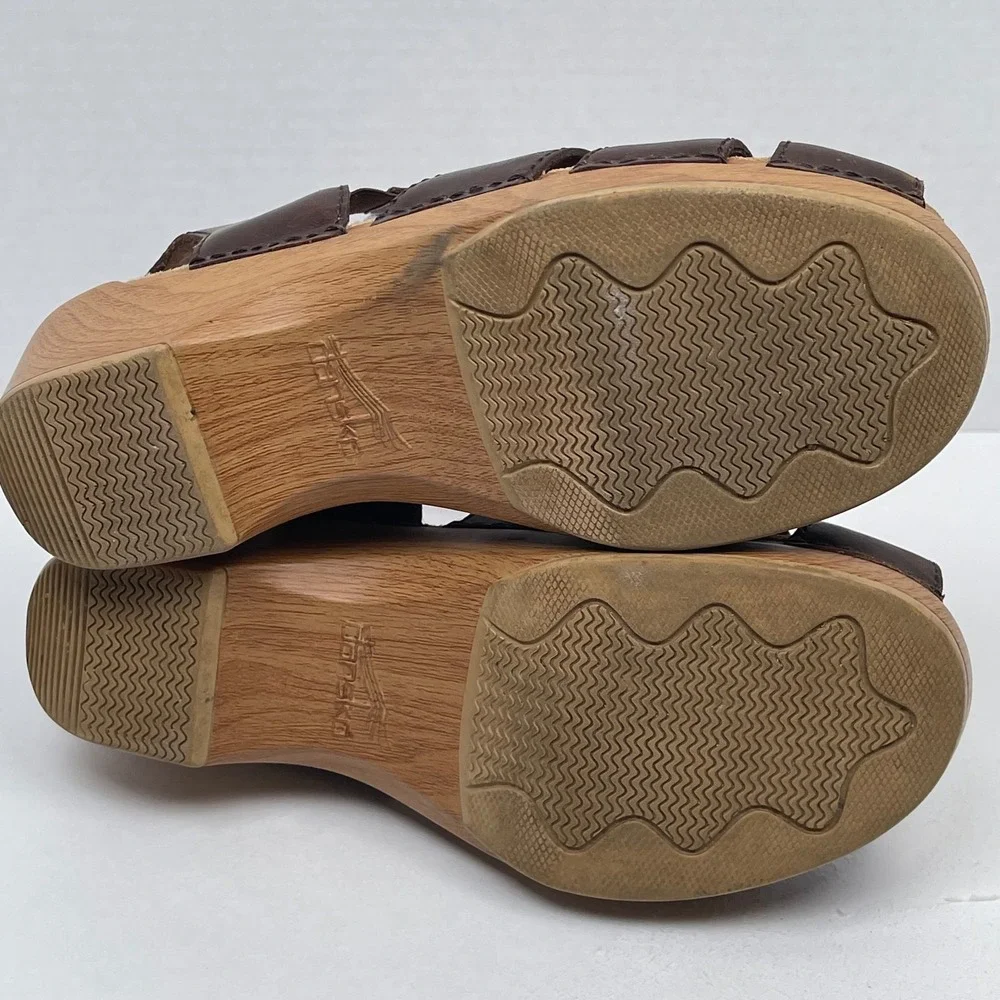 Dansko Fisherman Sandals Womens 38 Brown Leather Strappy Wedge Clog Peep Toe